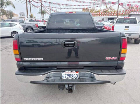 2005 GMC Sierra 2500HD