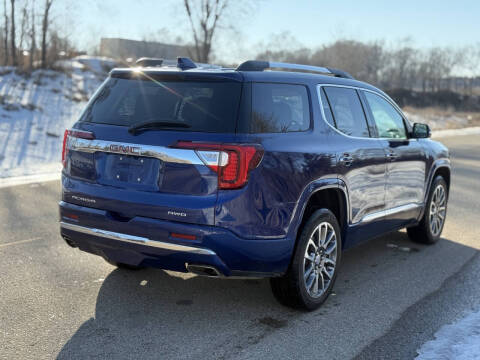 2023 GMC Acadia Denali