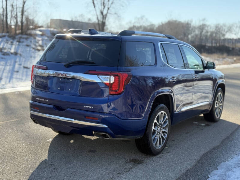 2023 GMC Acadia Denali