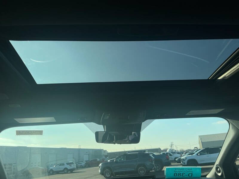 2025 Toyota Sienna Platinum 7-Passenger