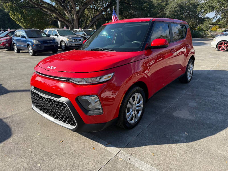 2022 Kia Soul LX's photo