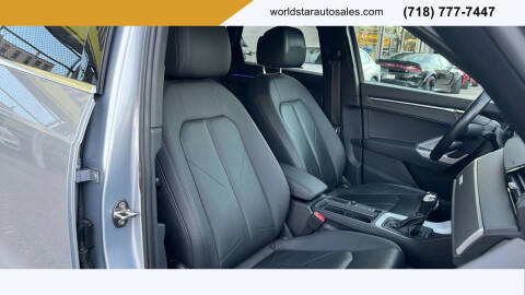 2022 Audi Q3 quattro Premium Plus 40 TFSI