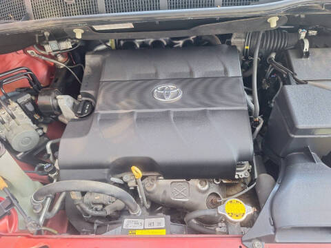 2013 Toyota Sienna XLE 8-Passenger