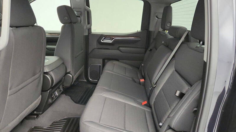 2025 GMC Sierra 1500 Elevation Standard