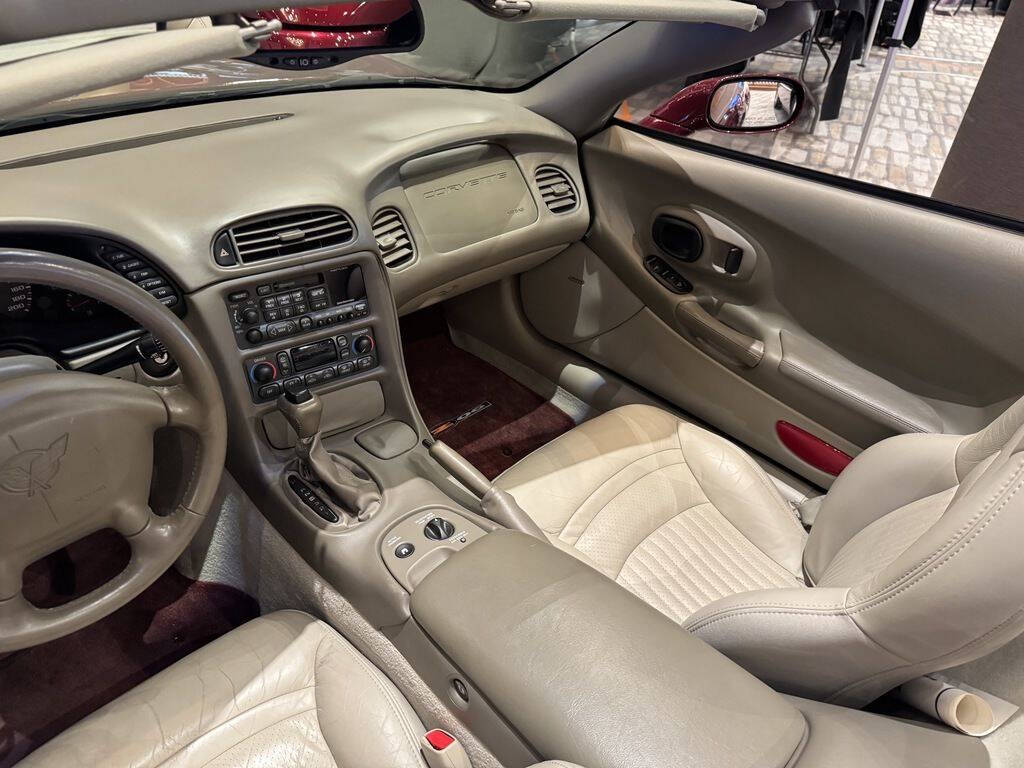 2003 Chevrolet Corvette 12