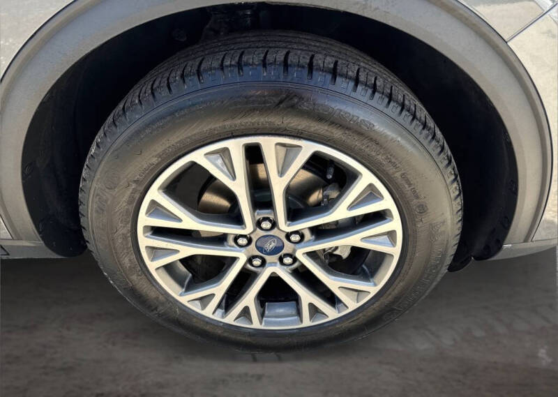 2021 Ford Escape SEL