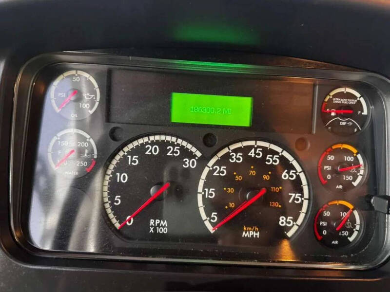 2017 Freightliner M2 106