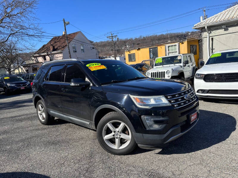 2016 Ford Explorer XLT's photo