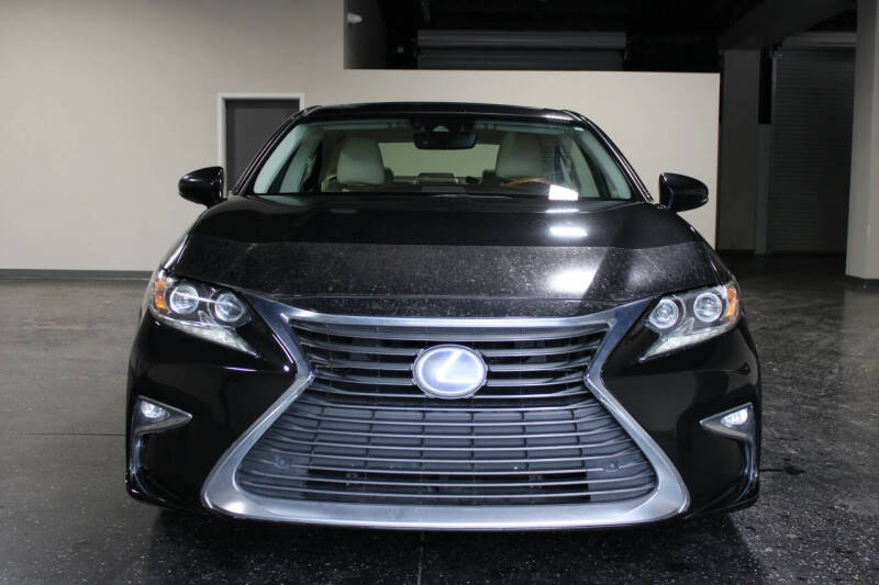 2016 Lexus ES 300h