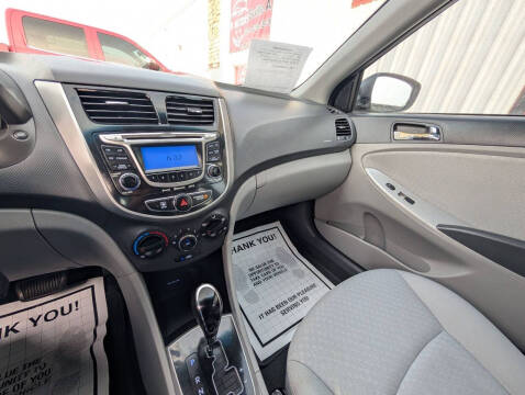 2012 Hyundai Accent SE