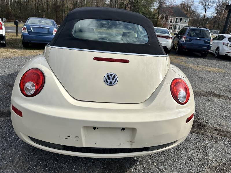 2008 Volkswagen New Beetle S photo 20