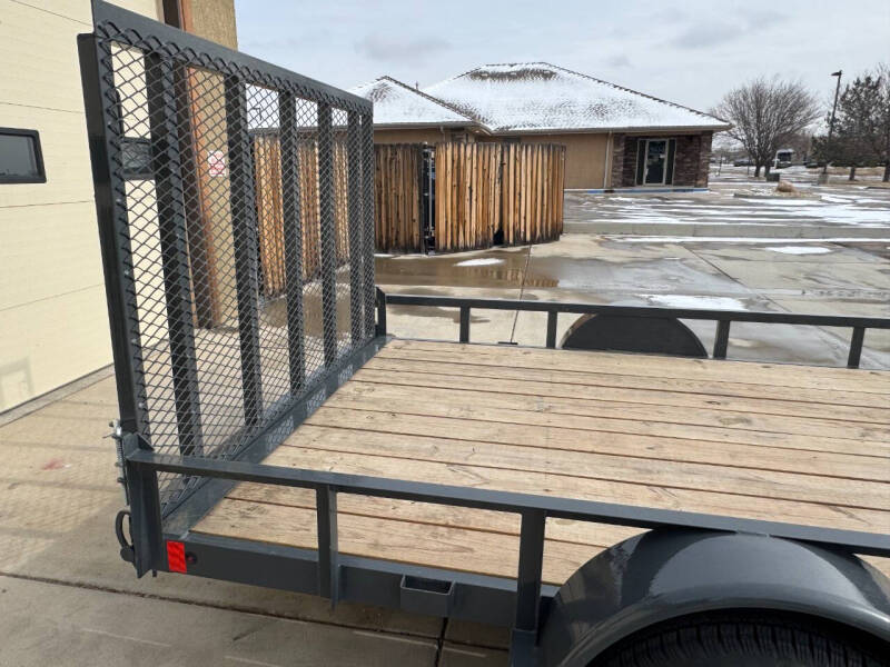 2025 Lamar Trailer uc831213