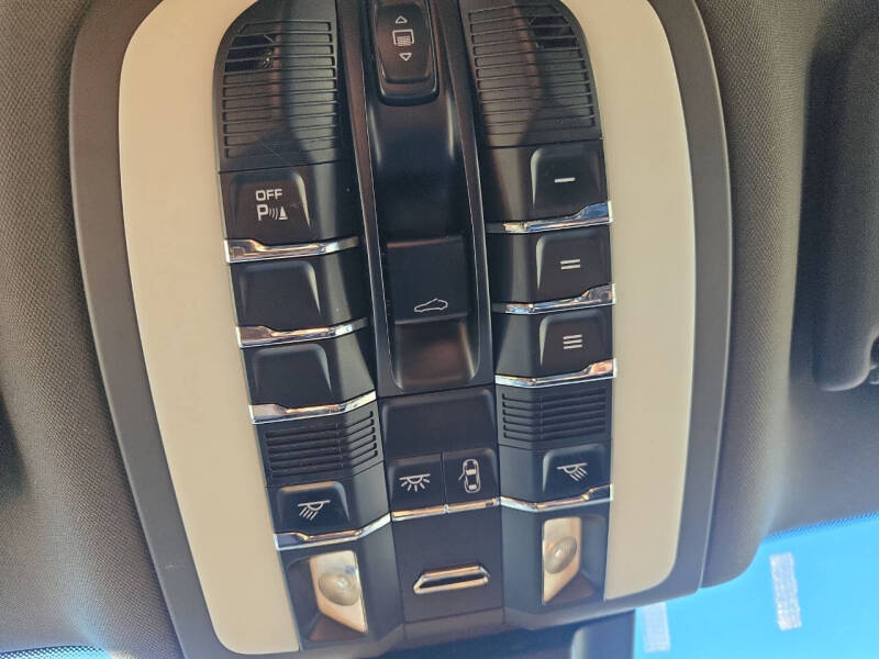 2015 Porsche Macan S