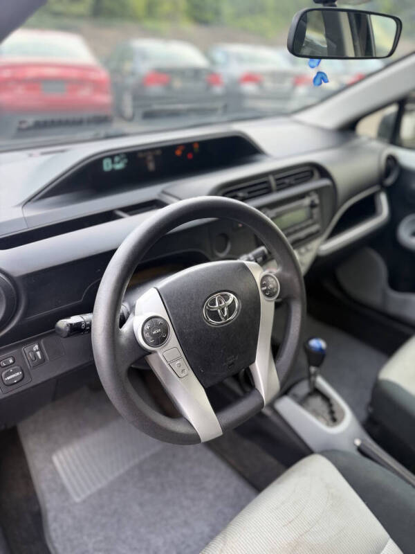 2014 Toyota Prius c Two