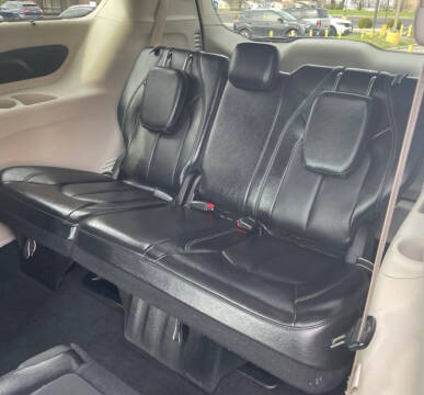 2022 Chrysler Pacifica Touring L