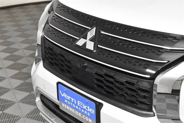 2024 Mitsubishi Outlander PHEV SE