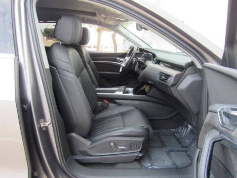 2019 Audi e-tron quattro Prestige