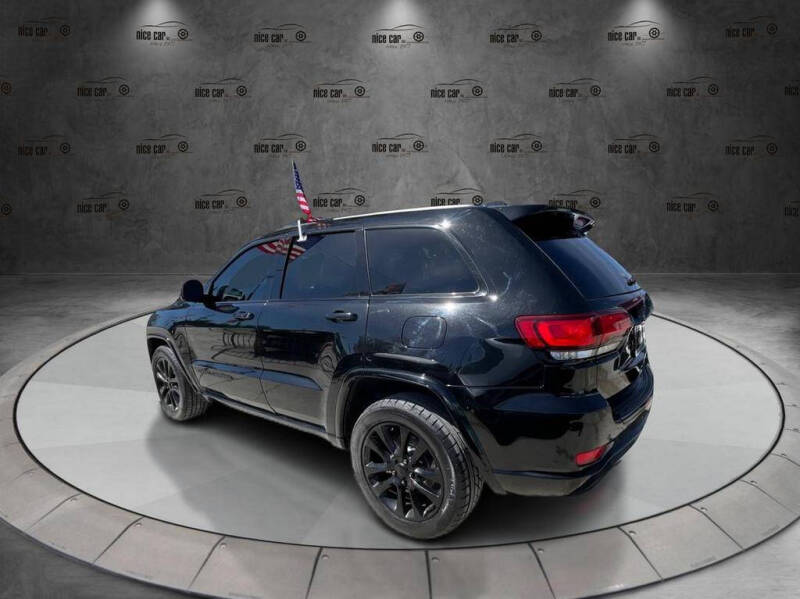 2017 Jeep Grand Cherokee Laredo