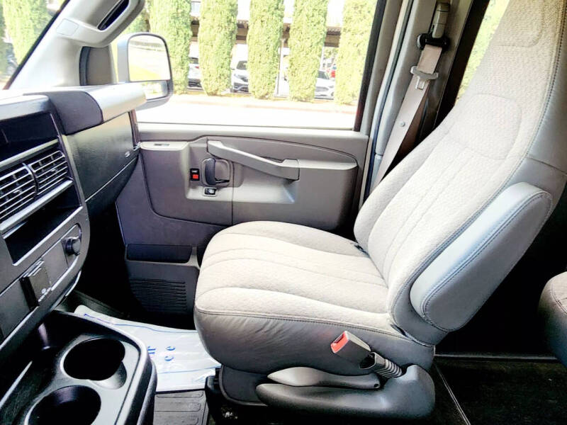 2018 Chevrolet Express LT 2500