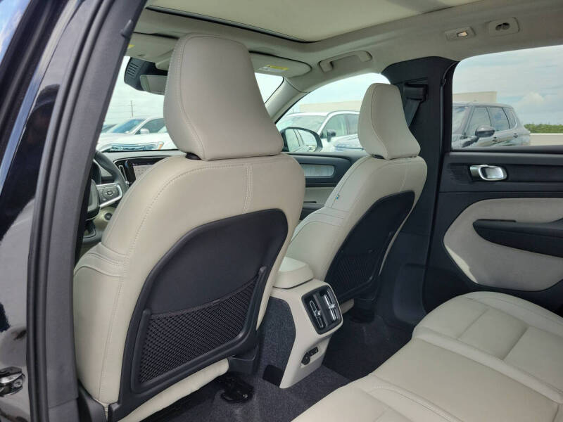 2026 Volvo XC40 B4 Plus