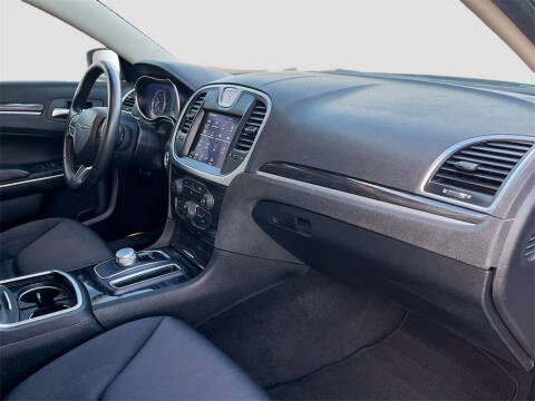 2022 Chrysler 300 Touring