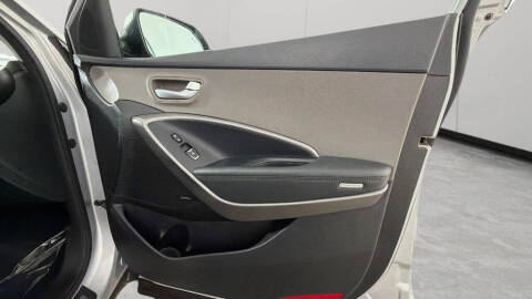 2017 Hyundai Santa Fe Limited Ultimate