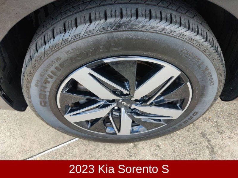 2023 Kia Sorento S