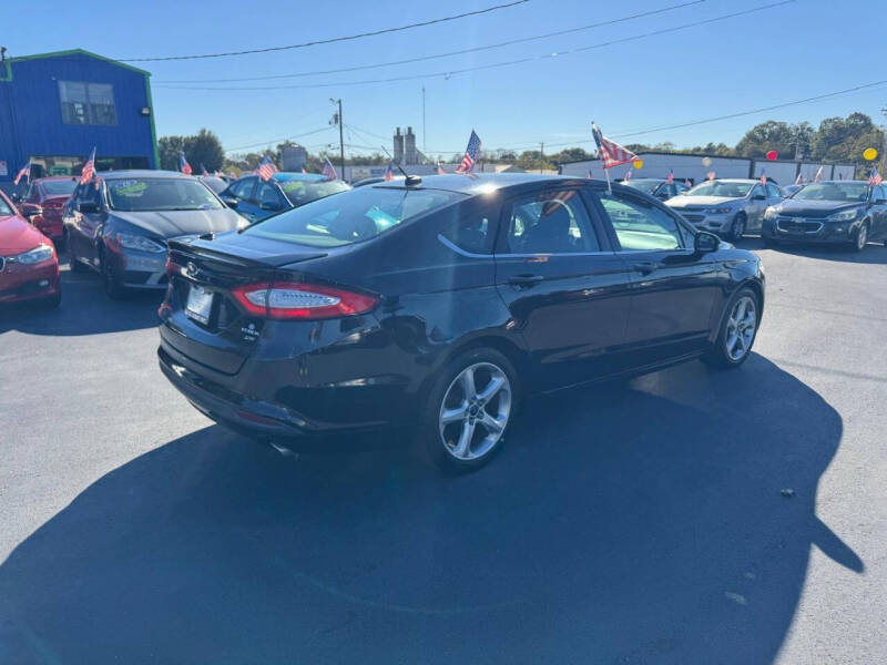 2016 Ford Fusion SE