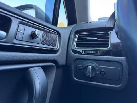 2014 Volkswagen Touareg V6 Sport