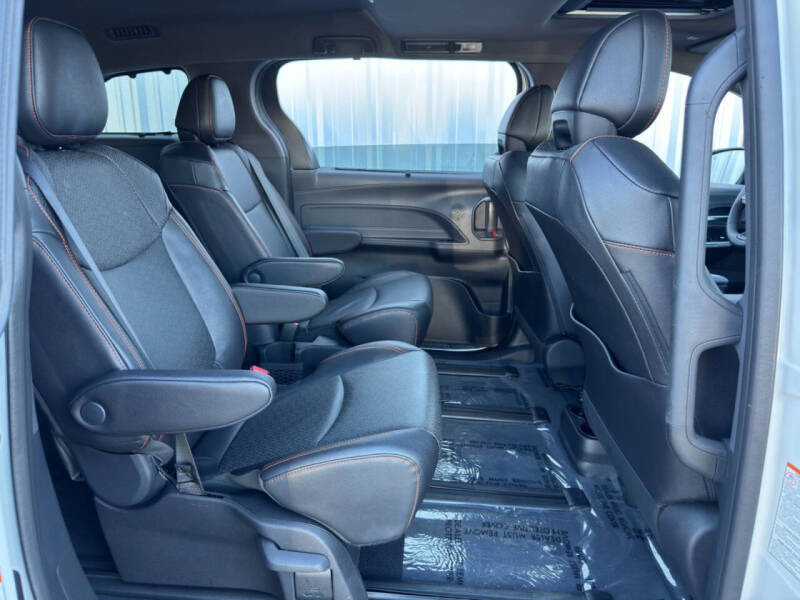 2024 Toyota Sienna XSE 7-Passenger