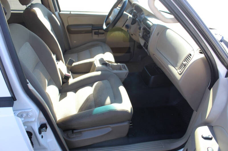 2004 Ford Explorer Sport Trac XLT