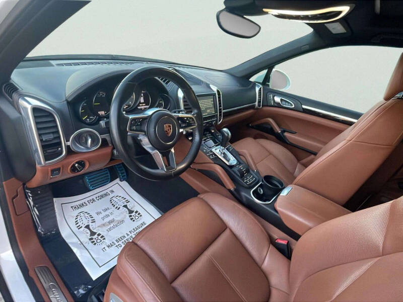 2016 Porsche Cayenne S E-Hybrid