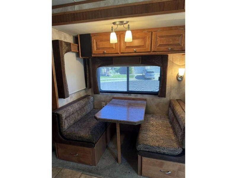 2009 Freightliner MC Chassis