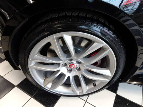 2017 Jaguar F-TYPE R