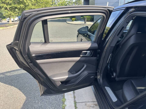 2018 Porsche Panamera 4