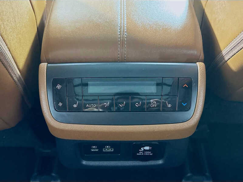 2023 Nissan Pathfinder Platinum