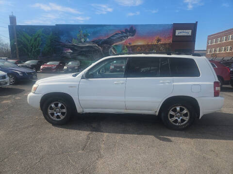 2006 Toyota Highlander for sale at RIVERSIDE AUTO SALES in Sioux City IA