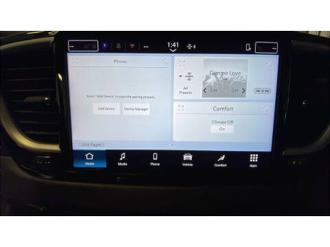 2025 Chrysler Pacifica Select