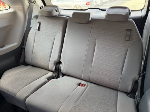 2021 Toyota Sienna LE 8-Passenger