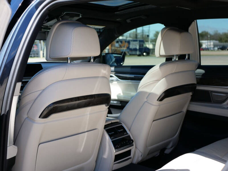 2017 BMW 7 Series 750i