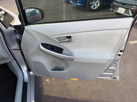 2012 Toyota Prius Two