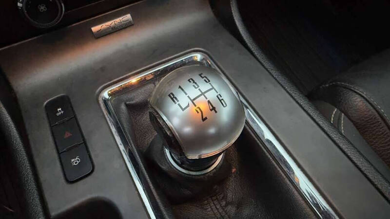 2012 Ford Mustang V6 Premium