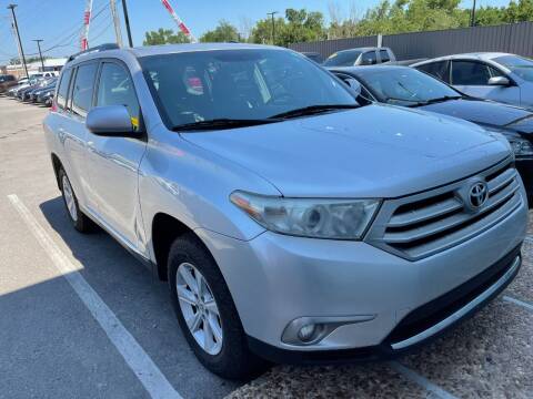 2011 Toyota Highlander for sale at Auto Solutions in Warr Acres OK