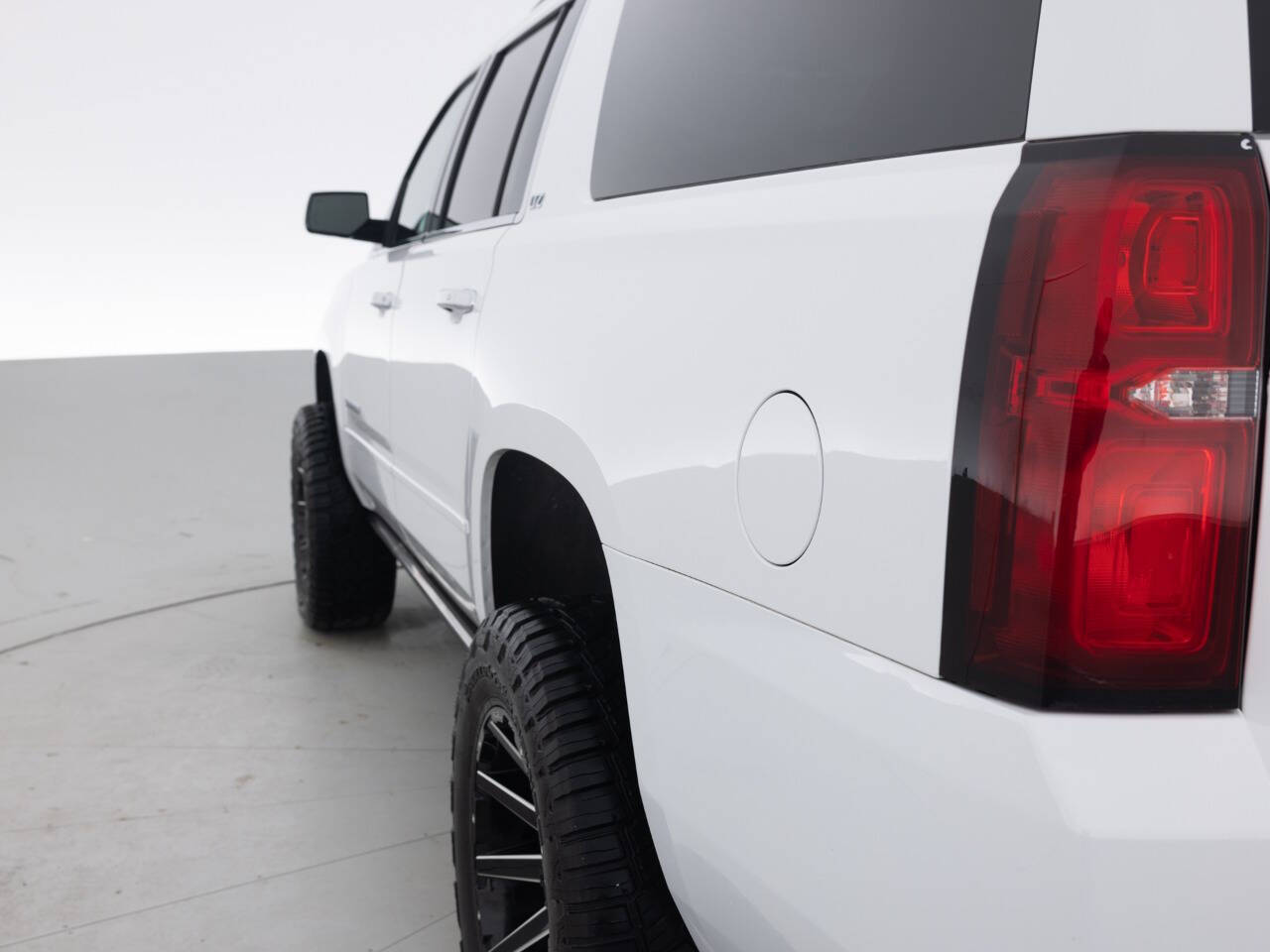 Used Car 2015 Chevrolet Suburban  Ltz 4x4 4dr Suv For Sale Under $25,000 In Coal City, Illinois