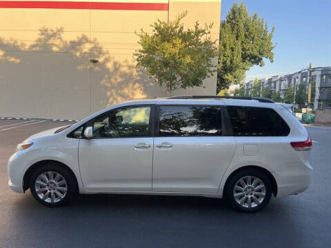 2012 Toyota Sienna XLE 7-Passenger