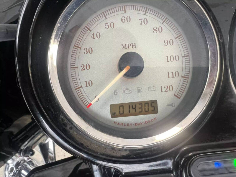 2011 Harley-Davidson FLTRX Road Glide Custom