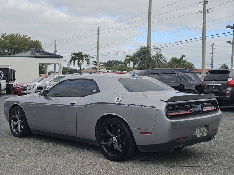 2015 Dodge Challenger SXT Plus
