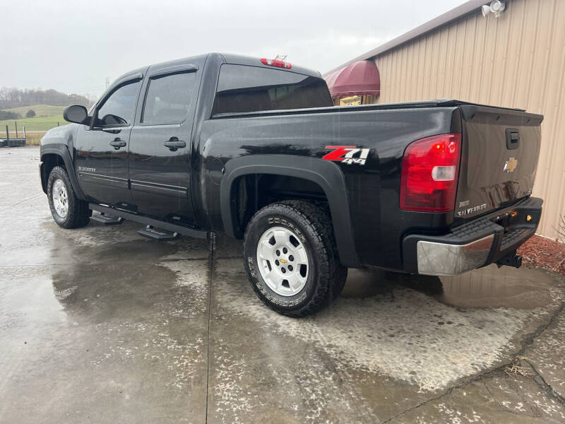 2011 Chevrolet Silverado 1500 LT photo 4