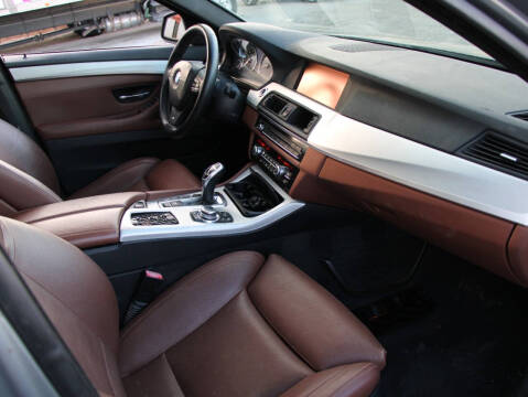 2011 BMW 5 Series 550i xDrive