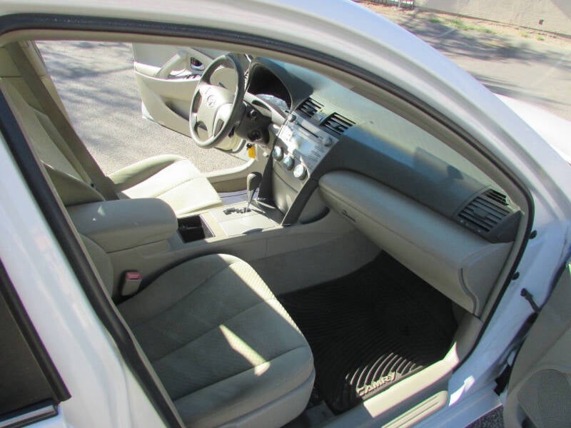 2007 Toyota Camry LE photo 33